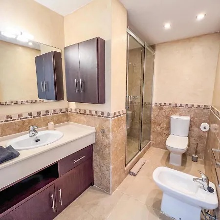 公寓 Cozy House - La Marina - Pool - Parking 塔里法
