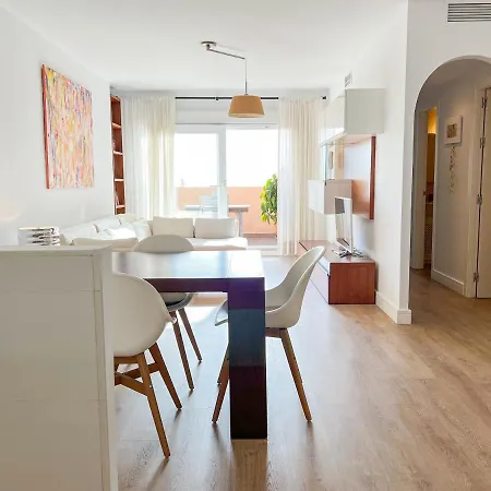 Cozy House - La Marina - Pool - Parking 公寓