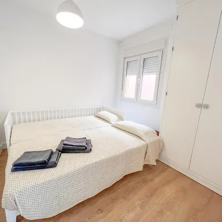 Cozy House - La Marina - Pool - Parking 公寓 *